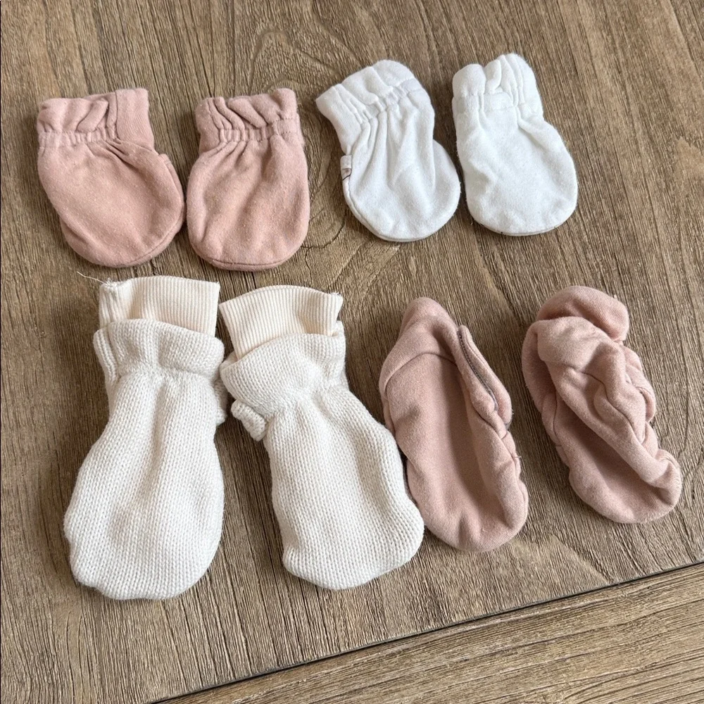 Goumi Kids Baby Mittens and Booties Set
